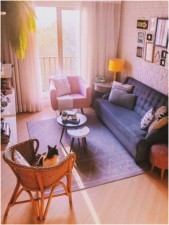 sala pequena com pouco investimento