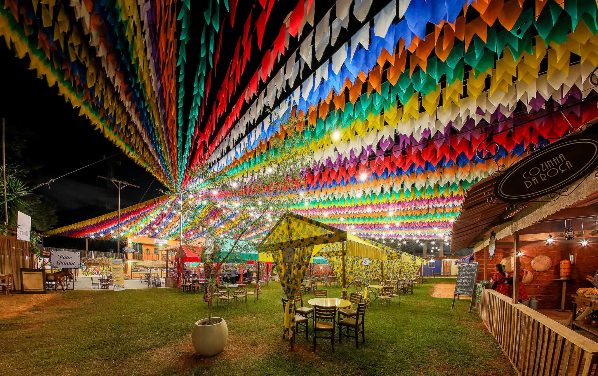 decoração de mesa de festa junina estilo roça