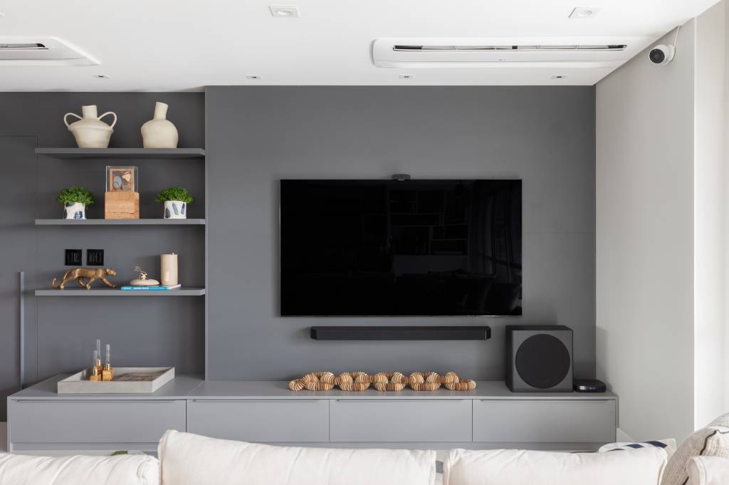 erros comuns ao decorar parede de tv