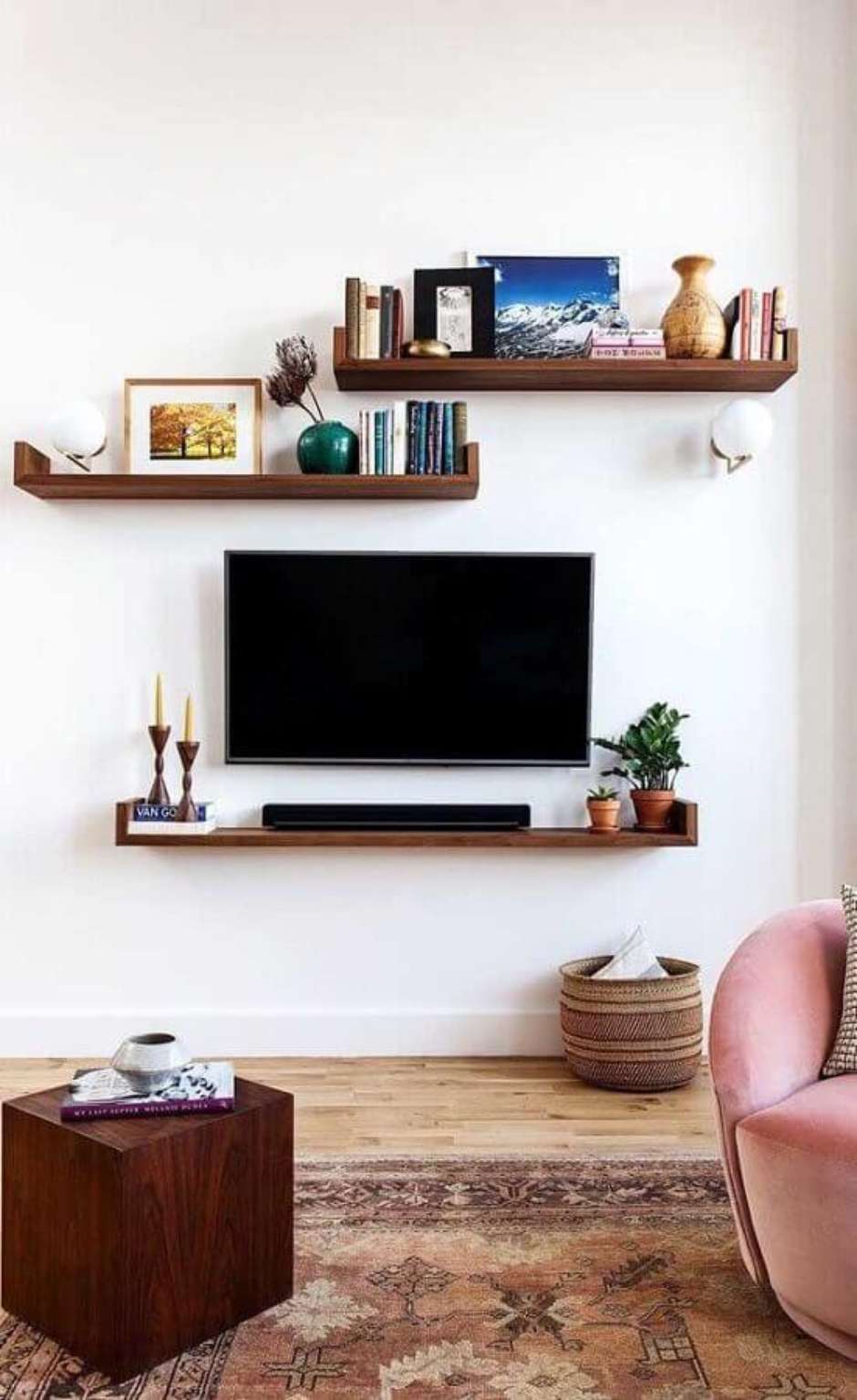 erros comuns ao decorar parede de tv