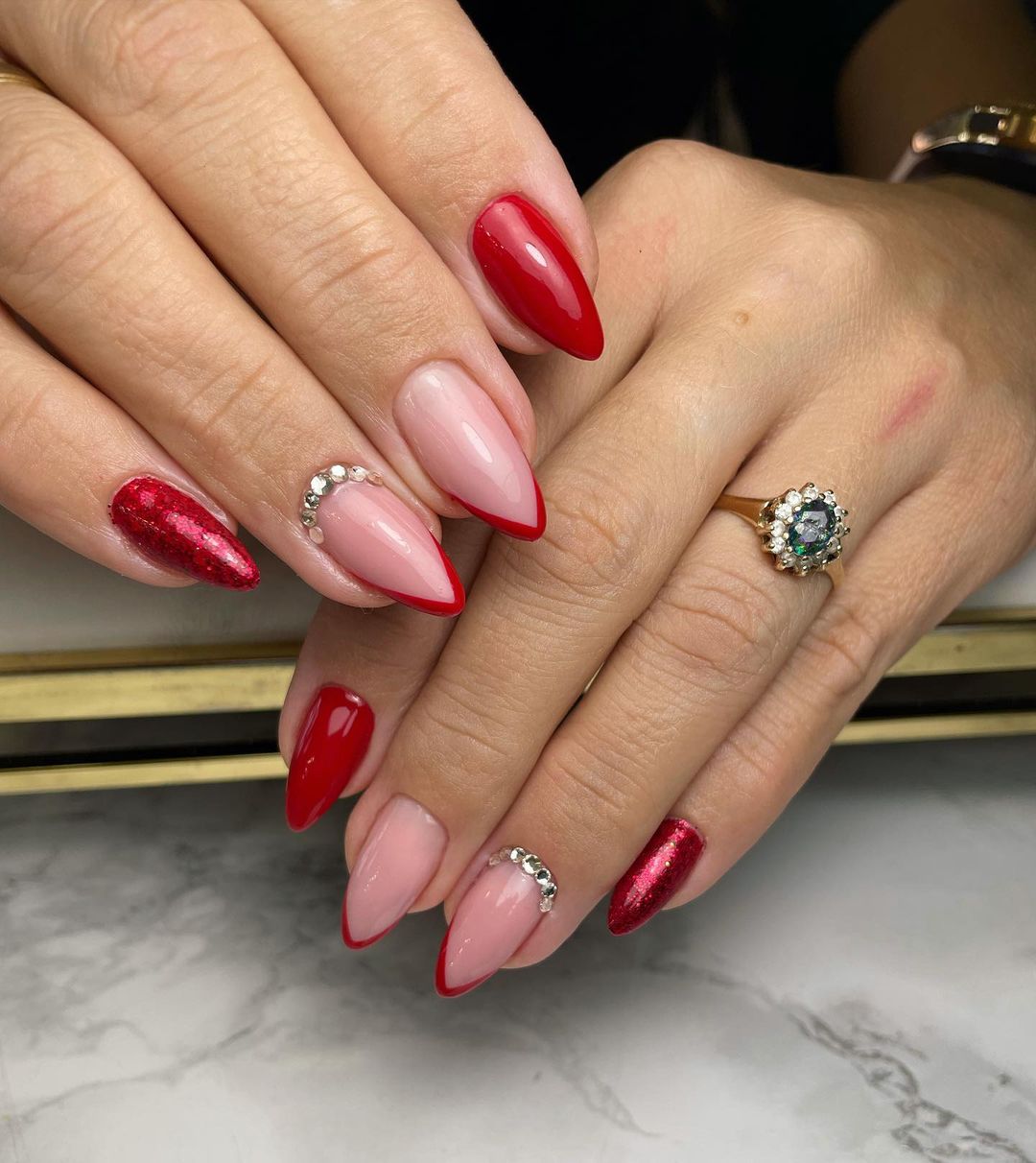 unha almond vermelha em gel ou acrílico qual escolher