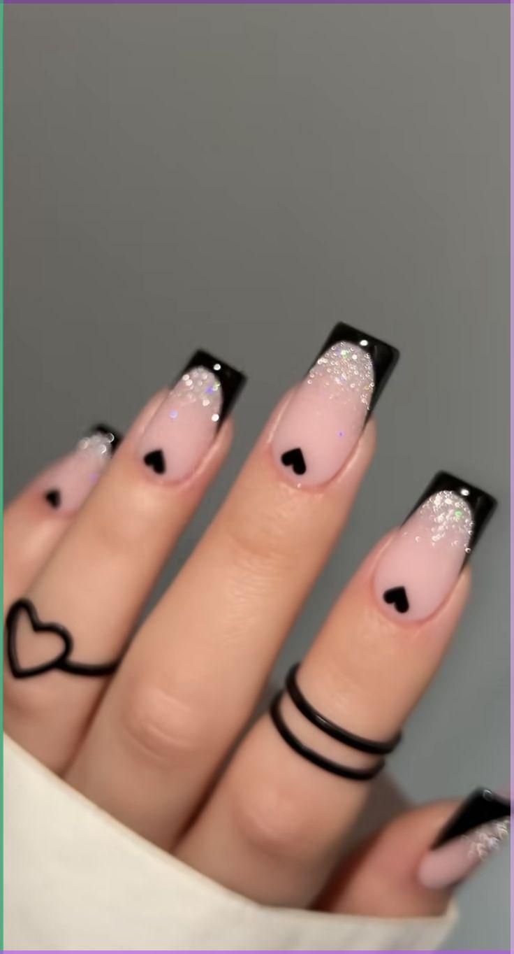 unha bailarina preta e prata