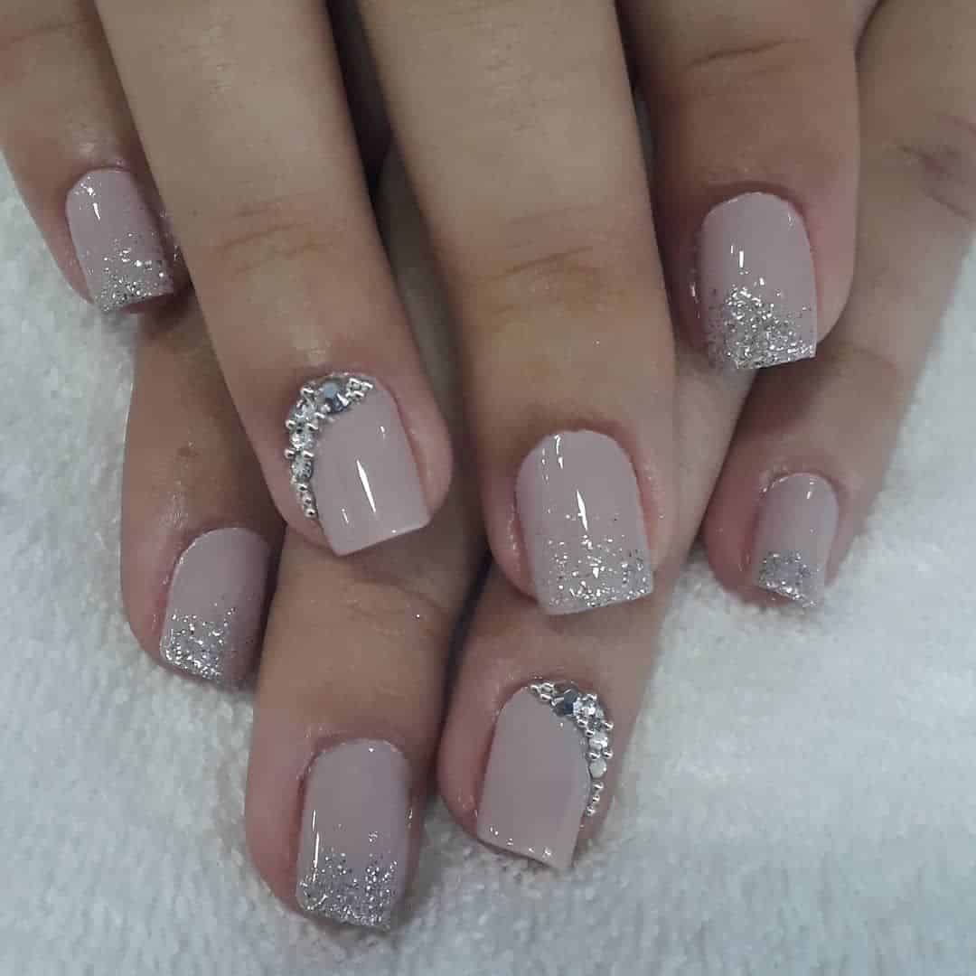 quanto custa fazer unhas com glitter encapsulado