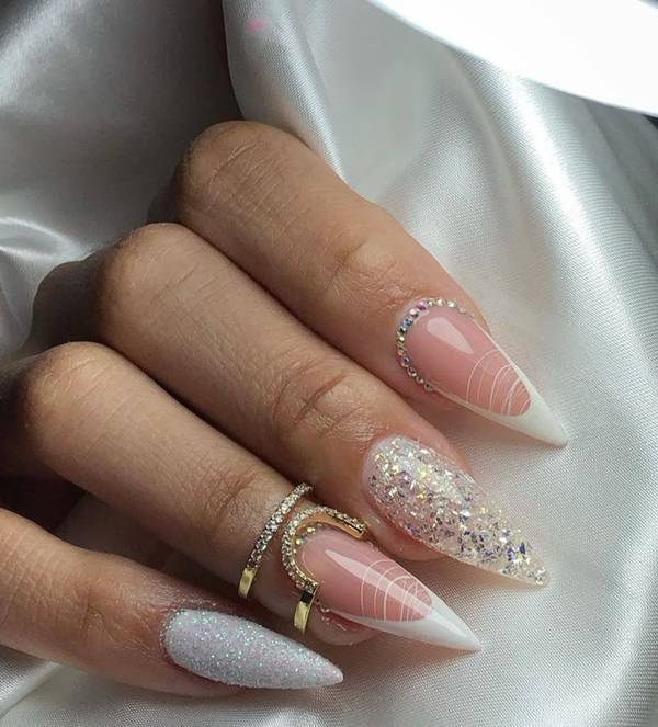 erros comuns ao aplicar glitter nas unhas