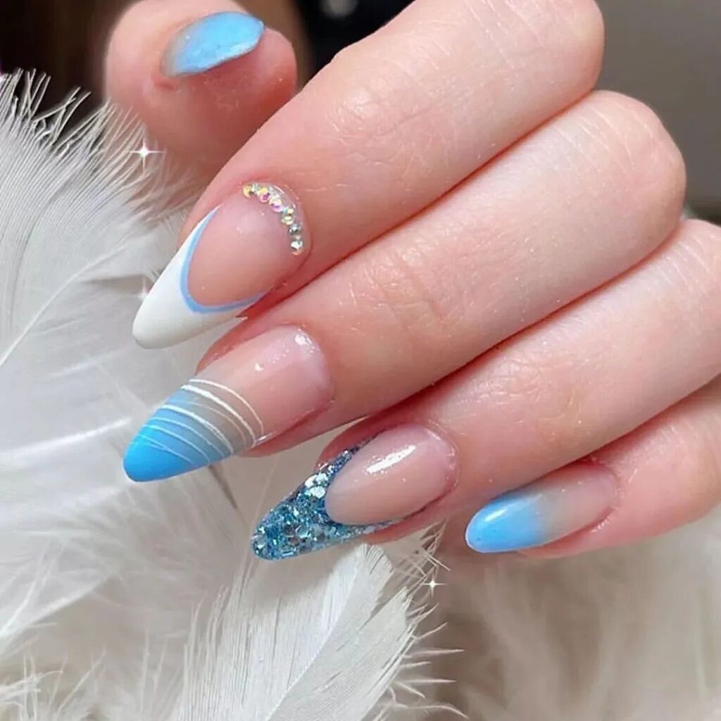 unha de gel azul fosca