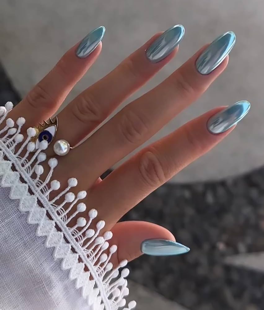 unha de gel azul brilhante