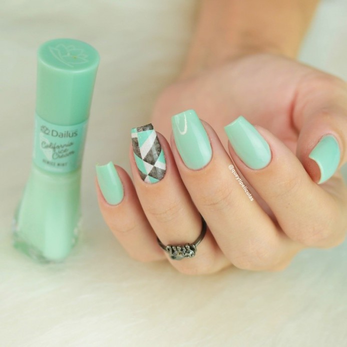 erros comuns ao fazer unha em gel verde água