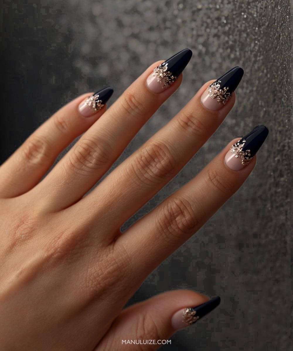 inspiração unhas pretas decoradas
