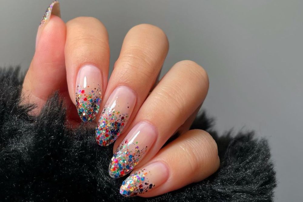 unhas holográficas carnaval