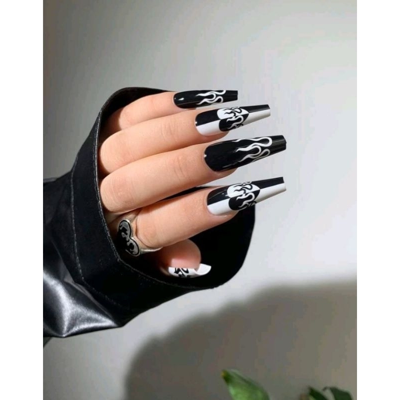 unha decorada preto e branco simples