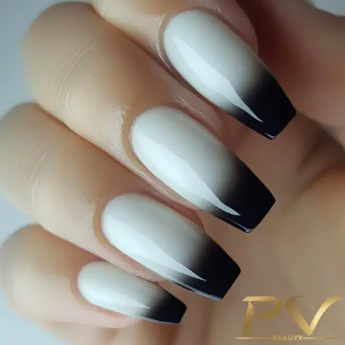 unha decorada preto e branco fosca