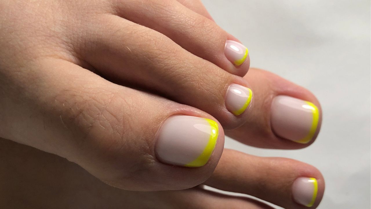 inspiração francesinha unhas do pé delicada