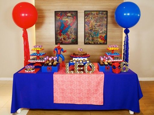 decoração quarto homem aranha simples