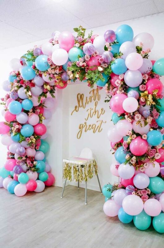 como fazer arco redondo de balões para aniversário infantil
