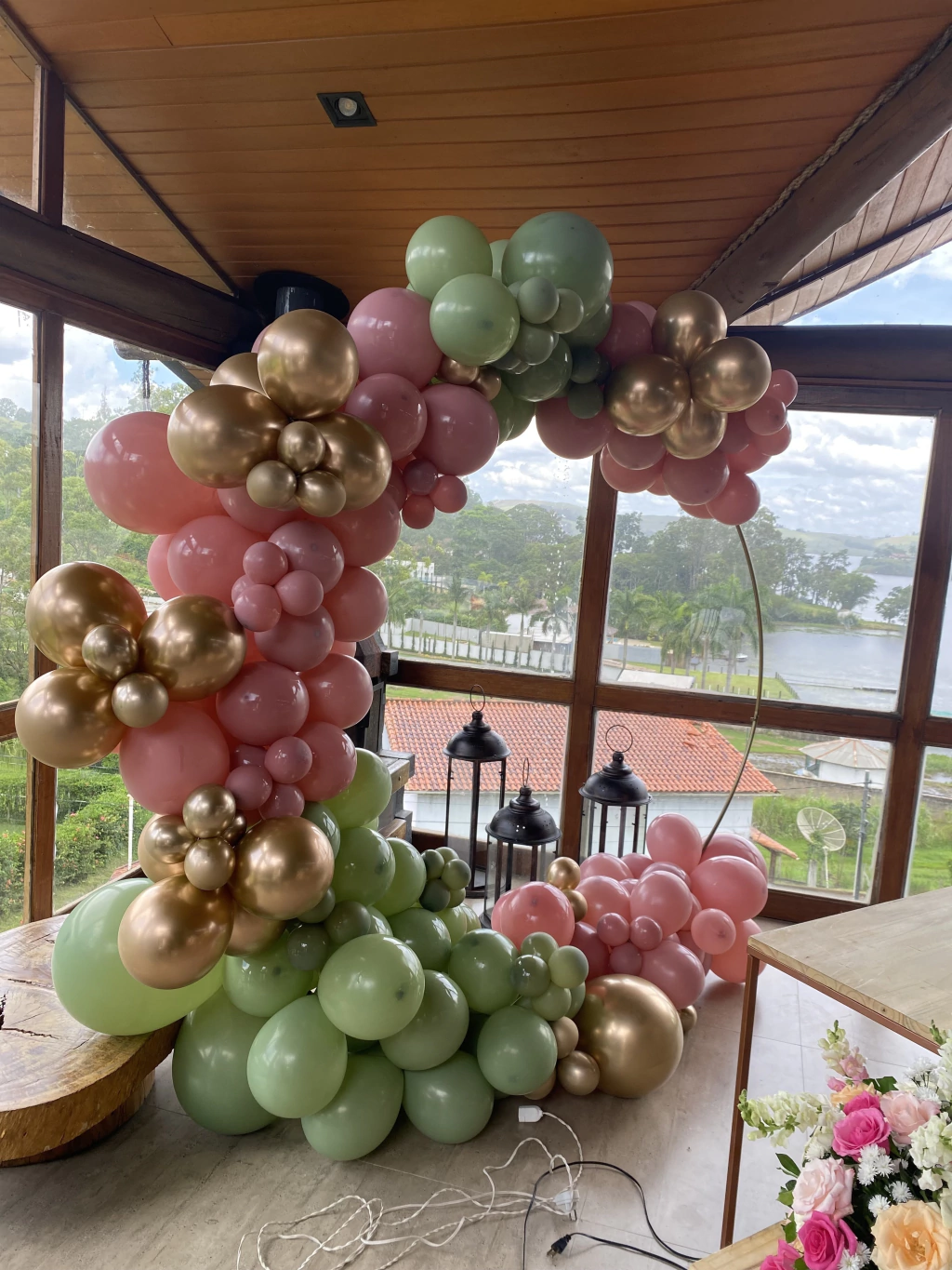 como fazer arco redondo de balões para aniversário infantil