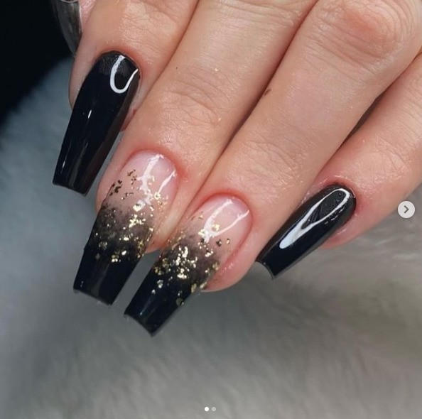 unha preta elegante
