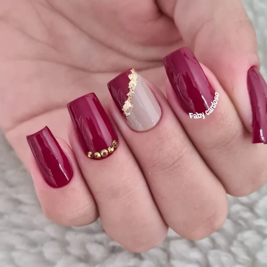 Unhas vermelhas decoradas 2025