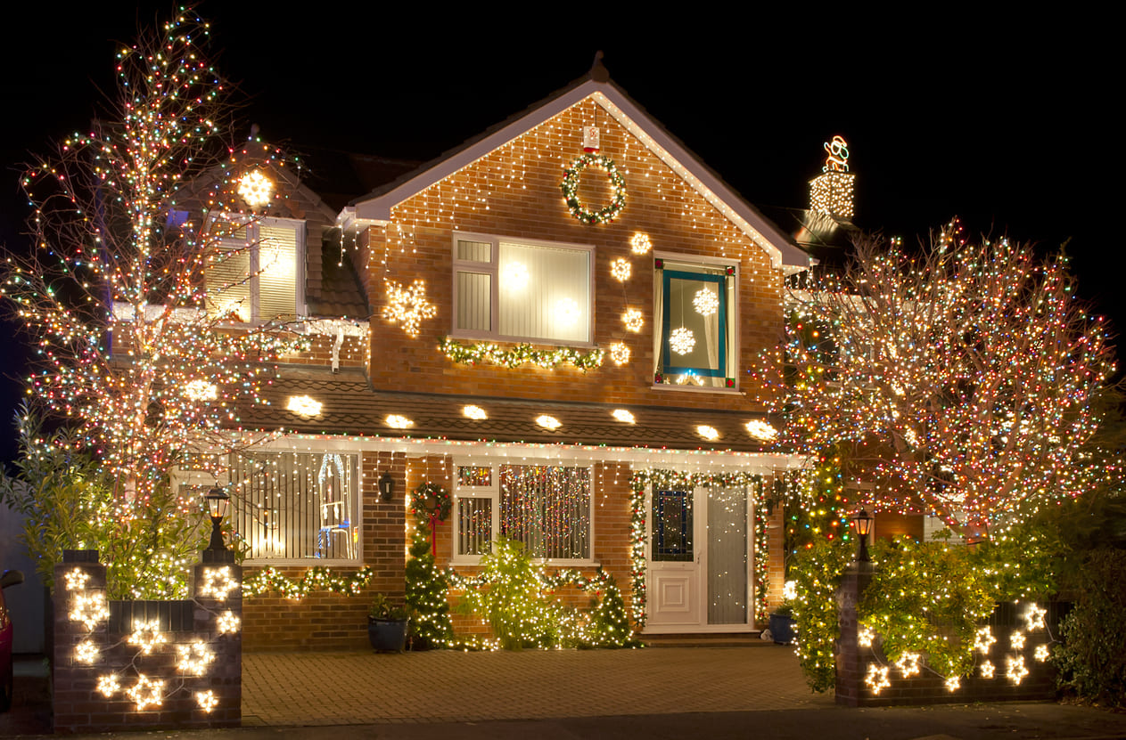 decoração externa de natal para casas simples