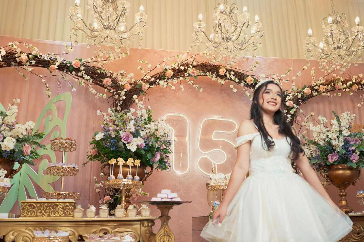 quanto custa decoração festa 15 anos simples