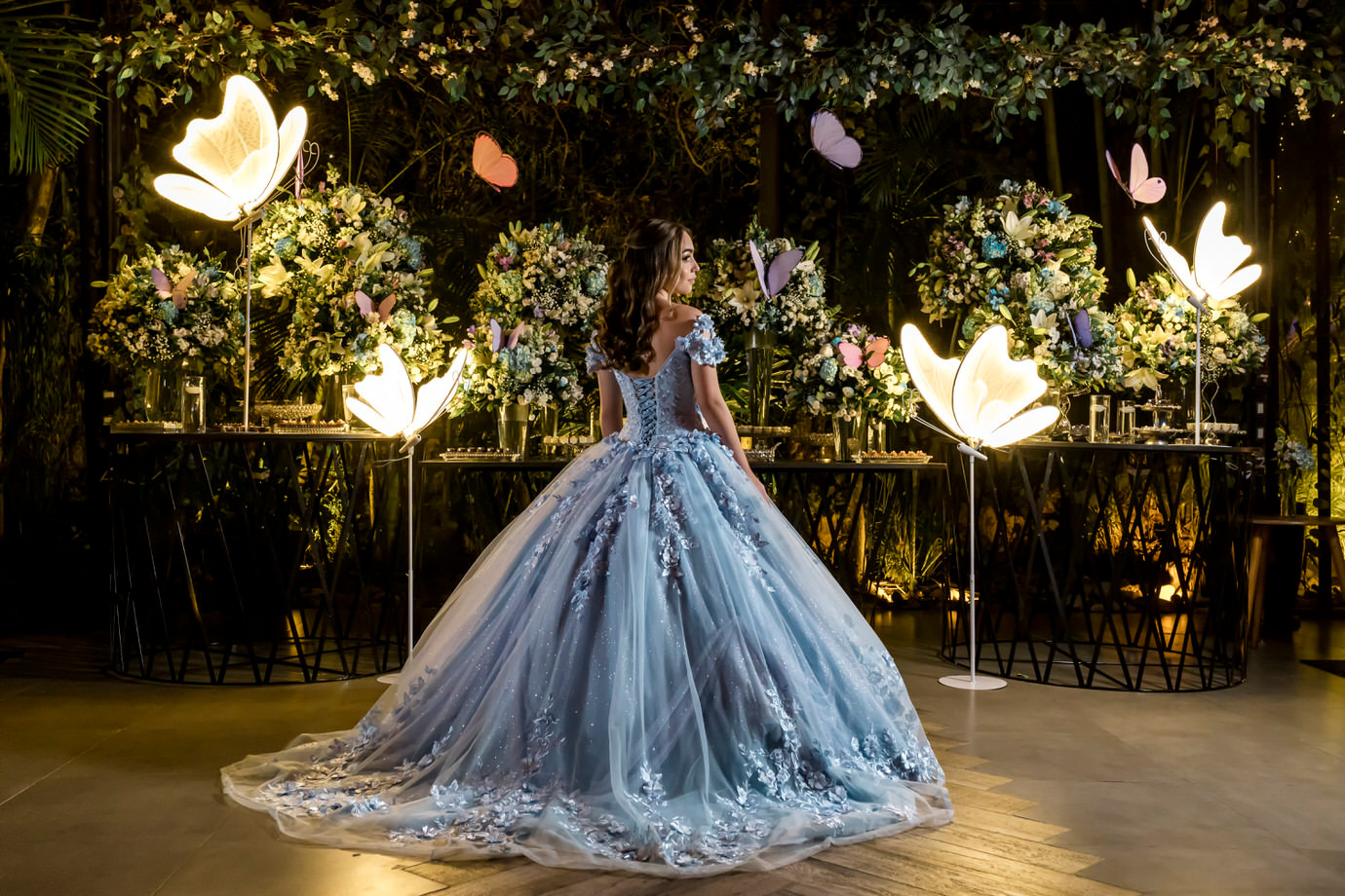 quanto custa a decoração de uma festa de 15 anos completa