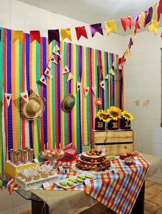 decoracao festa junina eva ou papel qual melhor