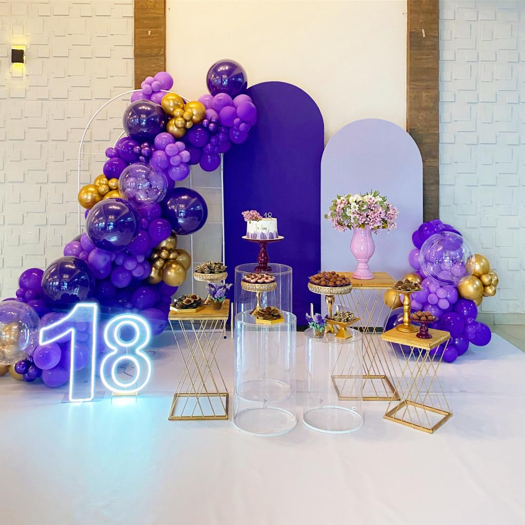 decoração lilás e dourado