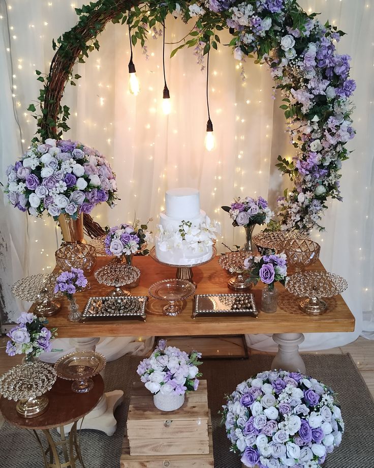decoração lilás para festa