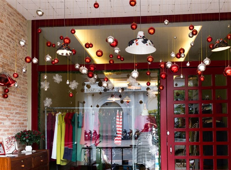 decoração de natal para loja de roupas