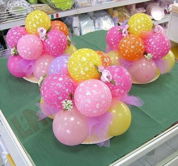 mesa de aniversário simples feminina vs. mesa elaborada: qual escolher?