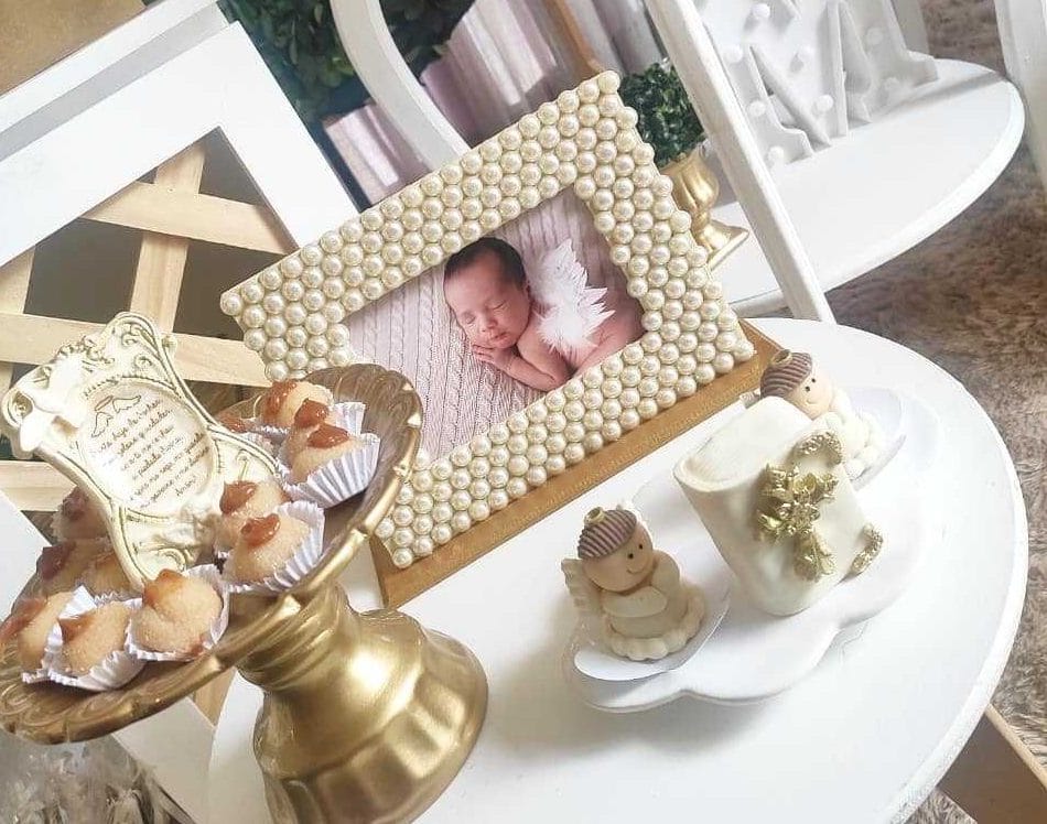 ideias criativas decoração mesa batizado simples