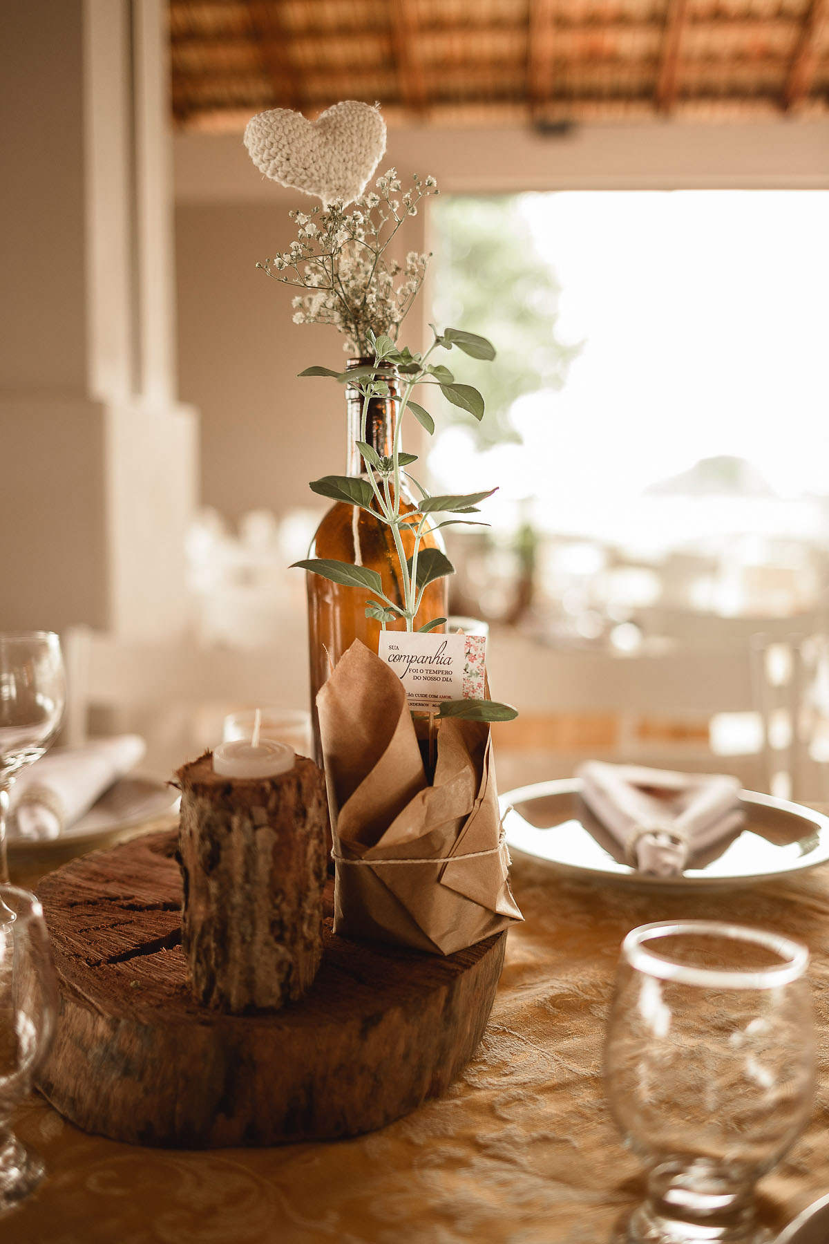 decoração mesa casamento rústico com madeira