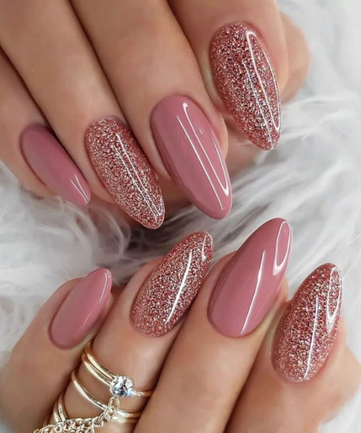 tendências unhas almond 2026