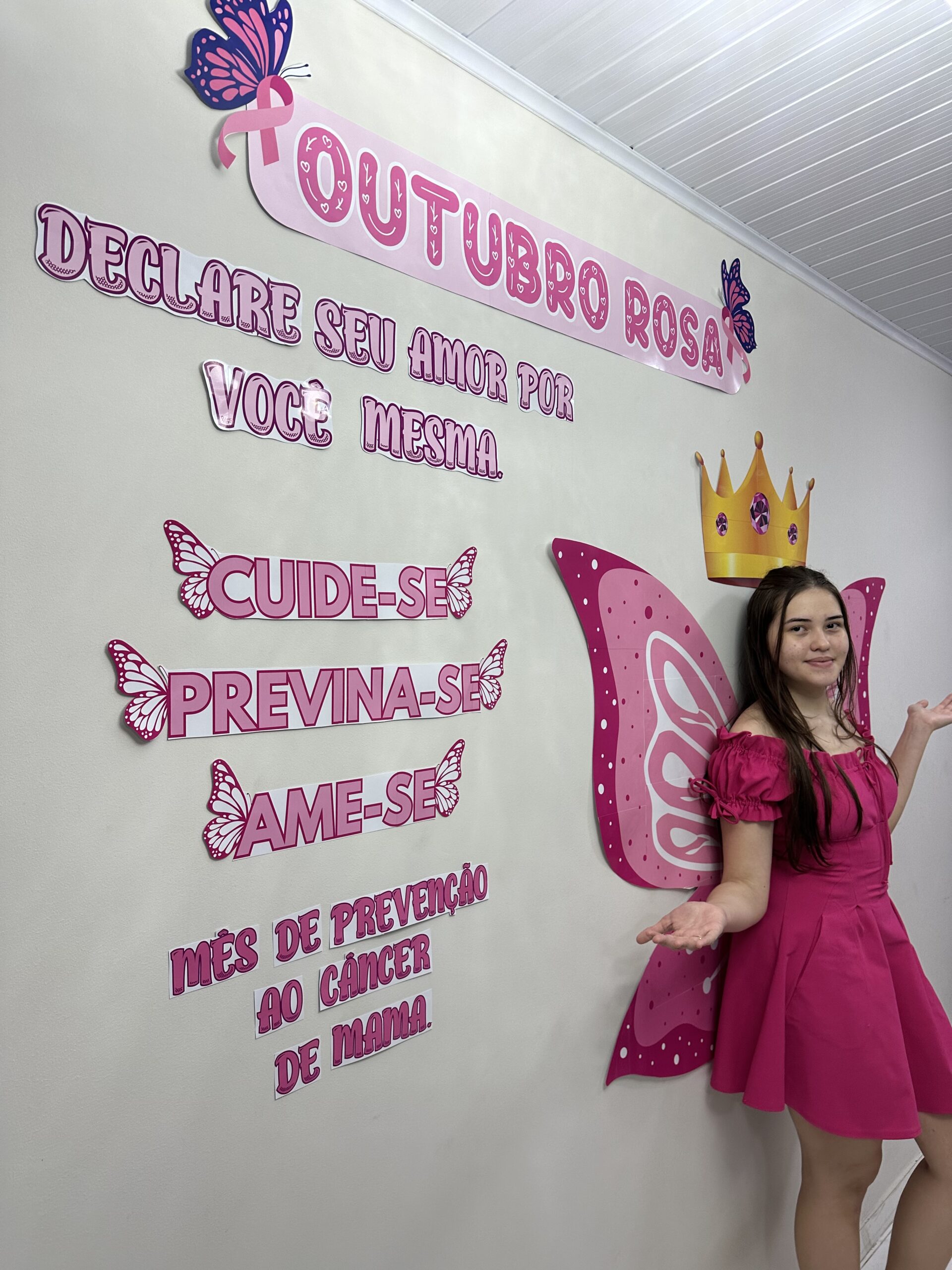 Como Criar um Espaço Instagramável para o Outubro Rosa em Escolas