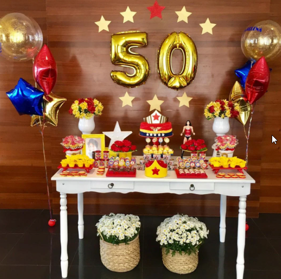 mesa de doces 50 anos feminina