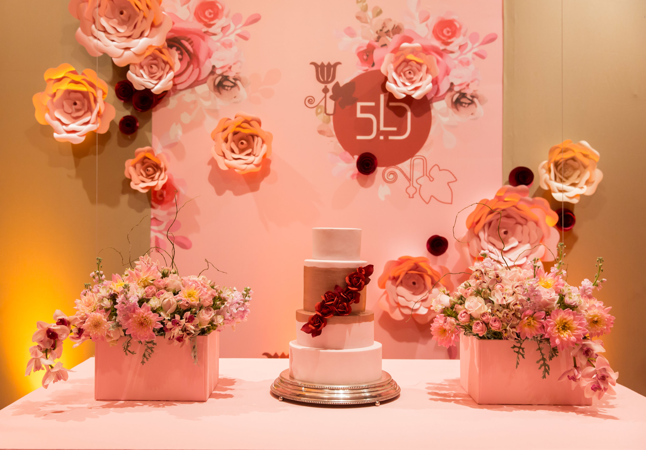 decoração 50 anos feminina dourado e preto