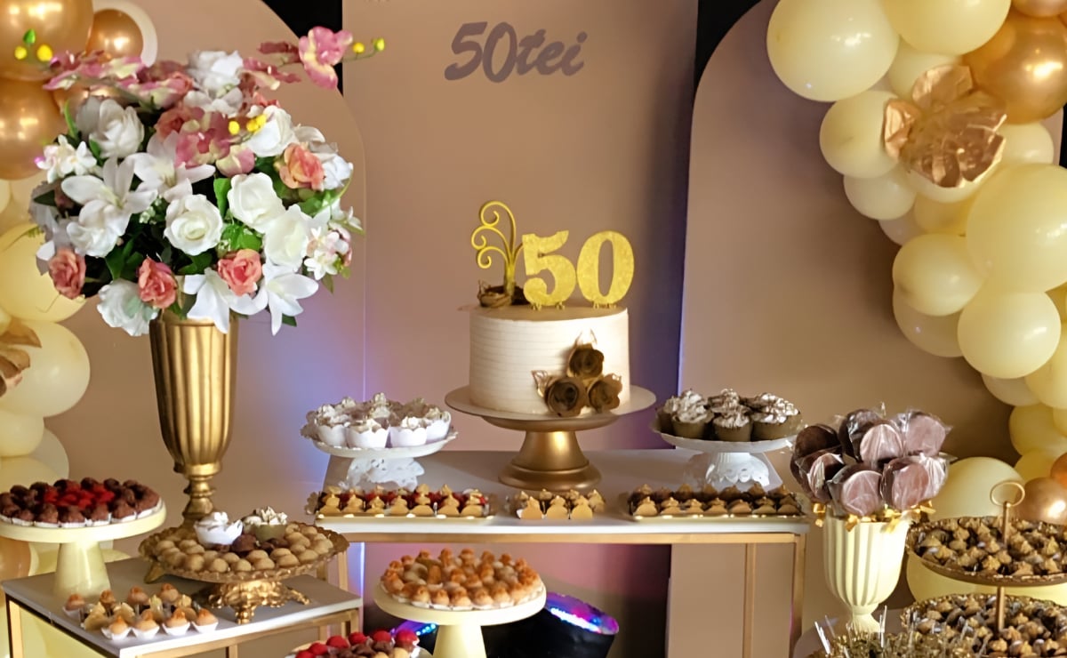 decoração 50 anos feminina floral boho