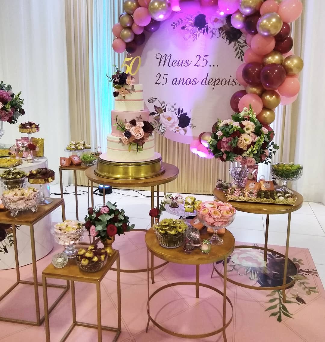 decoração 50 anos feminina floral boho