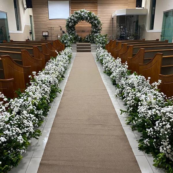 flores para altar de igreja casamento simples