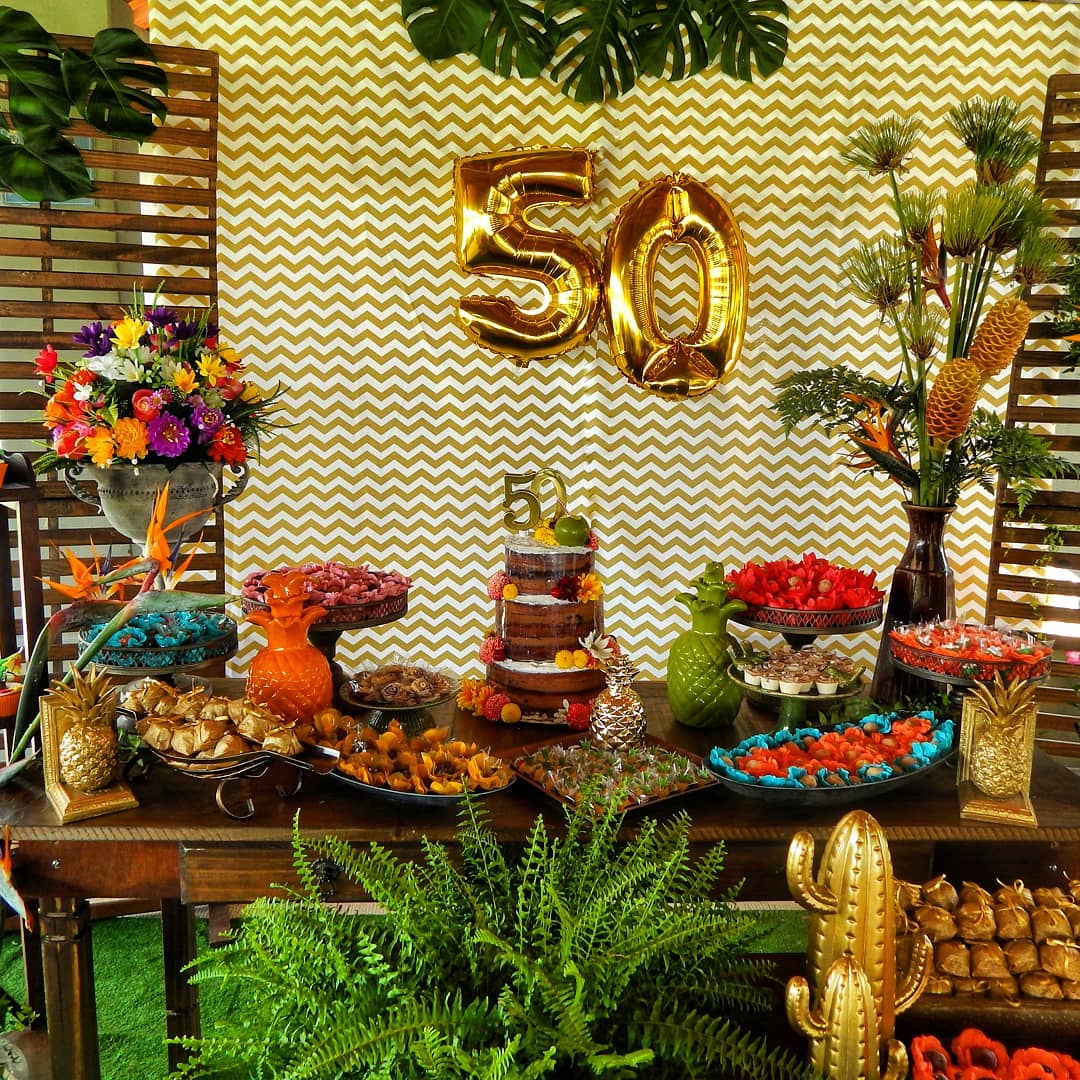 decoração 50 anos feminina barata