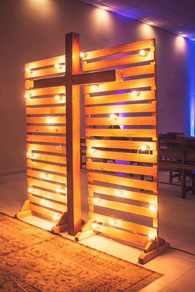 ideias criativas decoração festa igreja simples