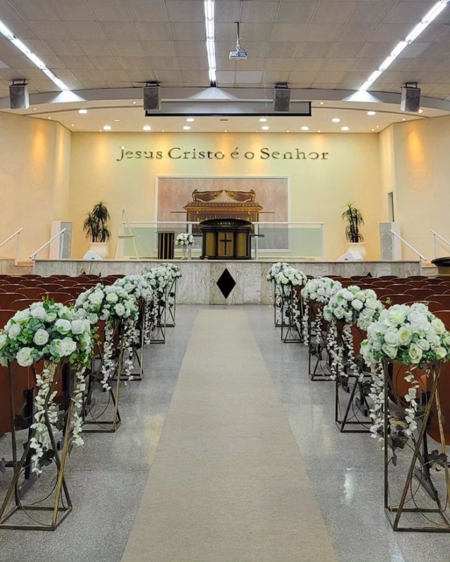 como fazer painel de altar simples para igreja evangélica