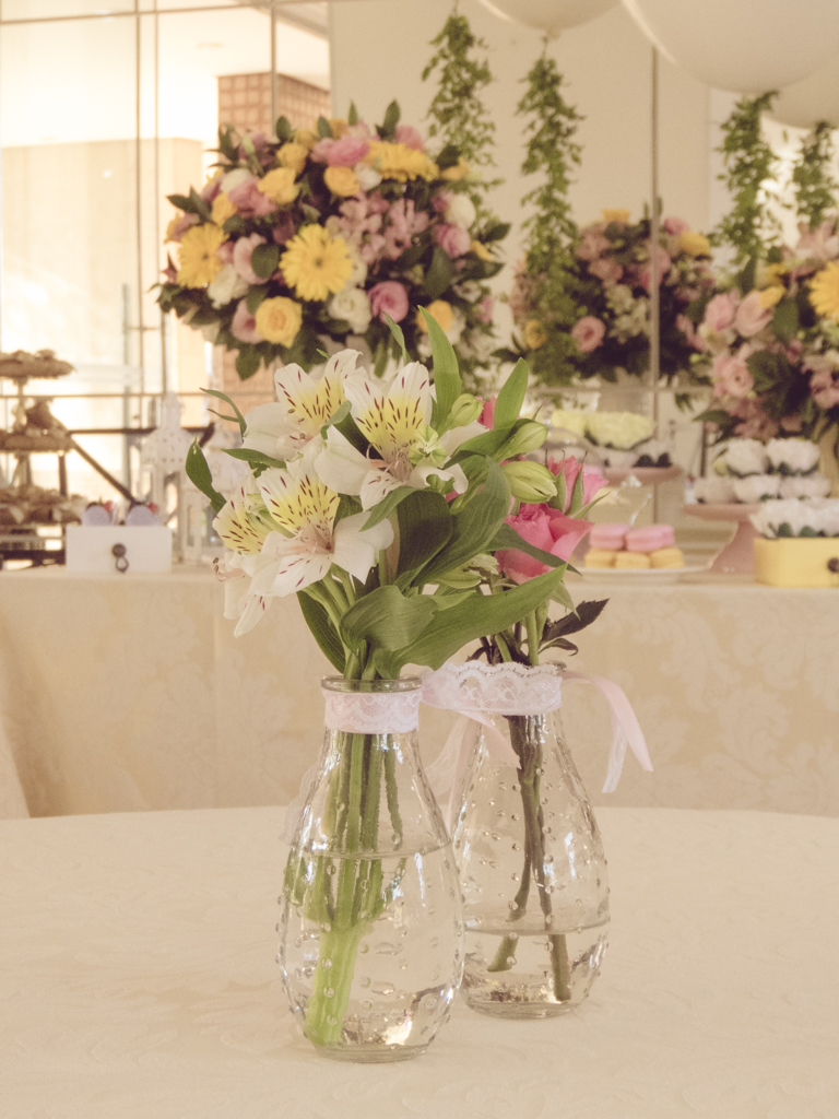 quanto custa decorar mesa de convidados