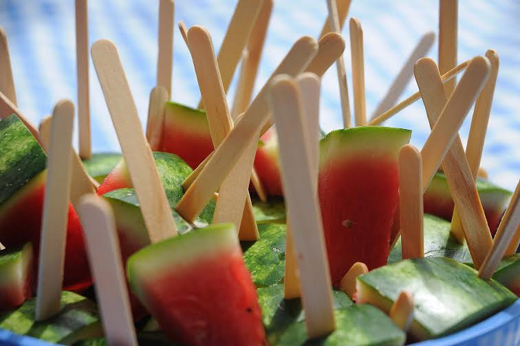 como fazer decoração piquenique com balões