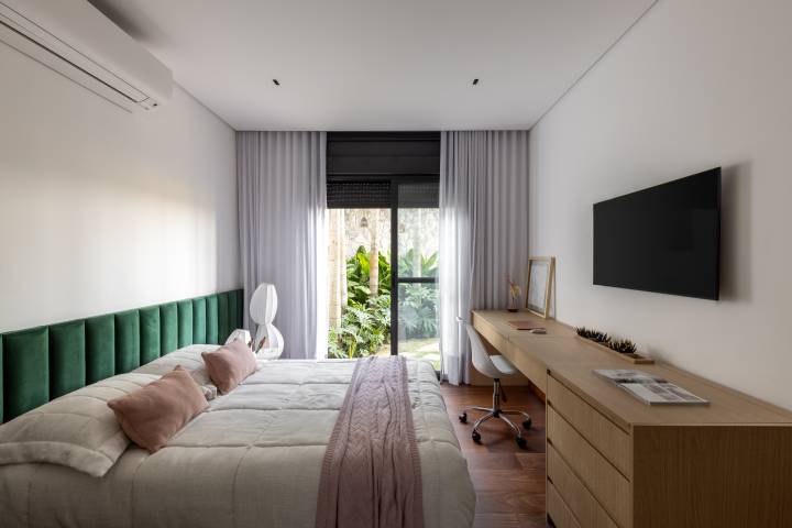 altura ideal tv quarto casal deitado