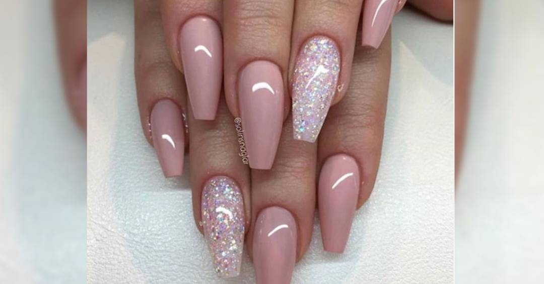 unhas bailarina curtas decoradas minimalistas