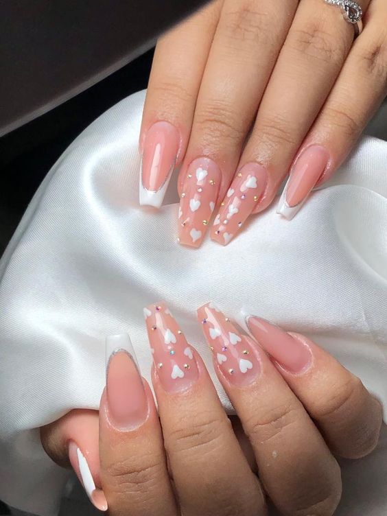 ideias de unhas bailarina decoradas com pedrarias