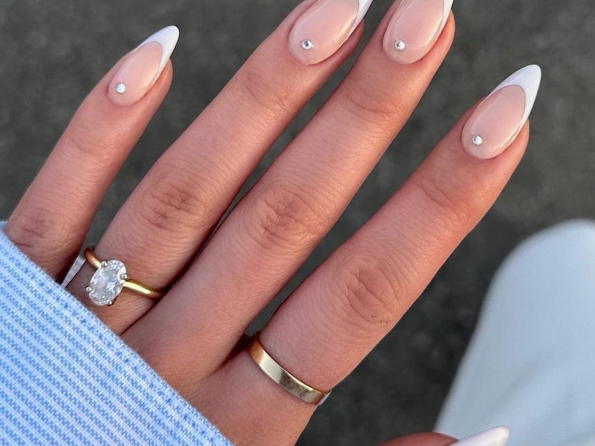 unhas degradê com glitter