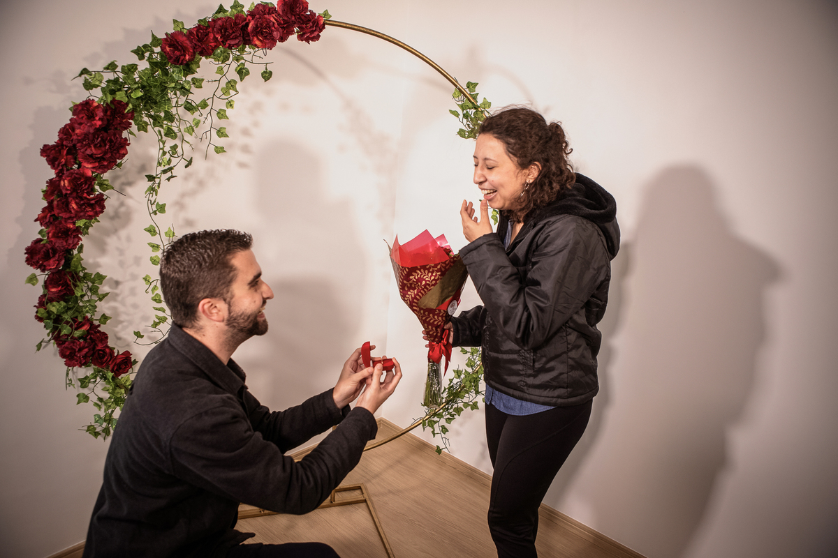 decoração pedido de casamento vs decoração aniversário