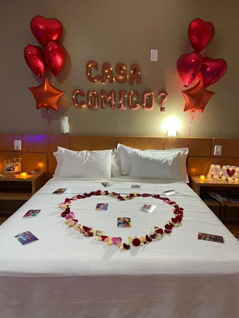 decoração pedido de casamento vs decoração aniversário