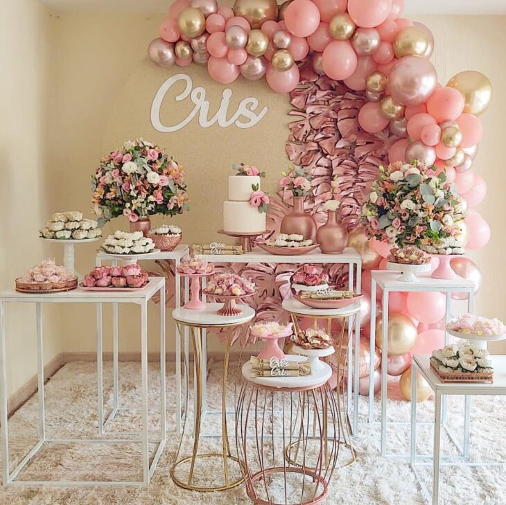 decoração de chá de bebê rosê e dourado